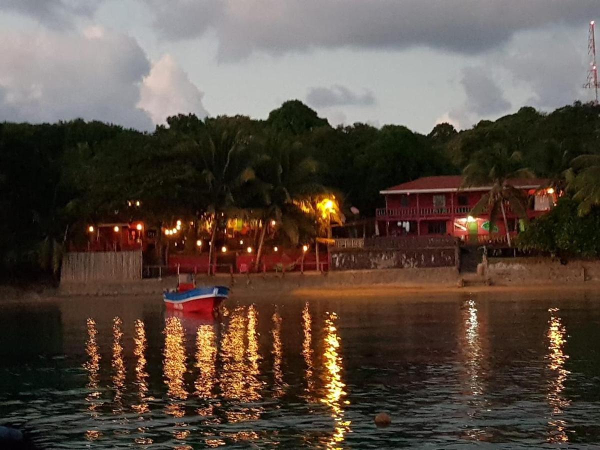 Las Palmeras Oceanview Hotel And Dive Center Little Corn Island Esterno foto
