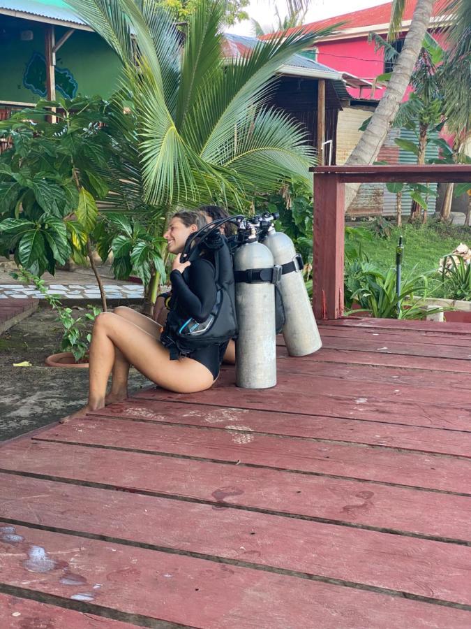 Las Palmeras Oceanview Hotel And Dive Center Little Corn Island Esterno foto