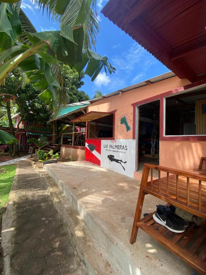 Las Palmeras Oceanview Hotel And Dive Center Little Corn Island Esterno foto