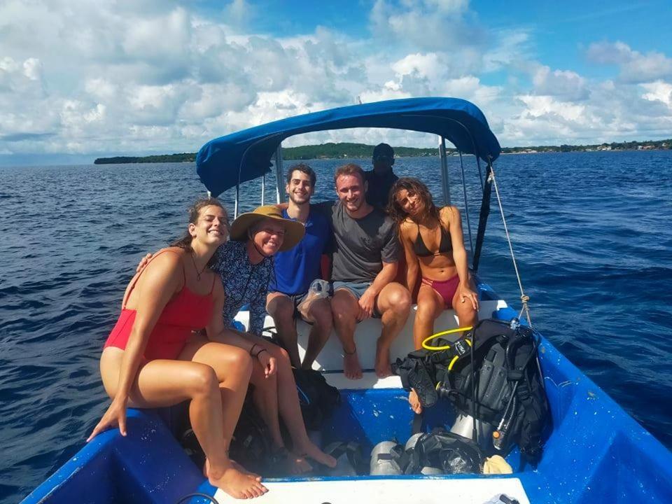 Las Palmeras Oceanview Hotel And Dive Center Little Corn Island Esterno foto
