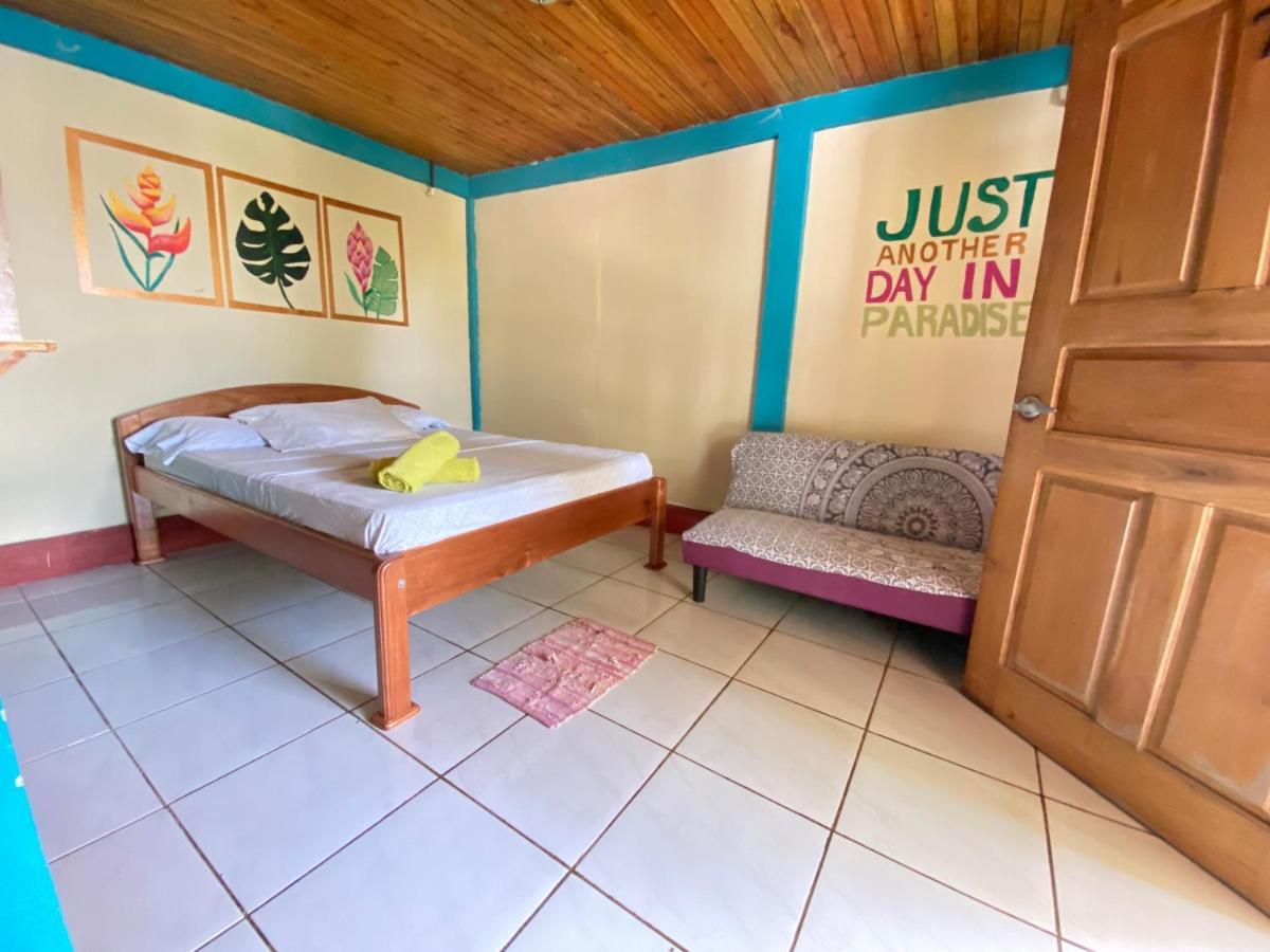 Las Palmeras Oceanview Hotel And Dive Center Little Corn Island Esterno foto