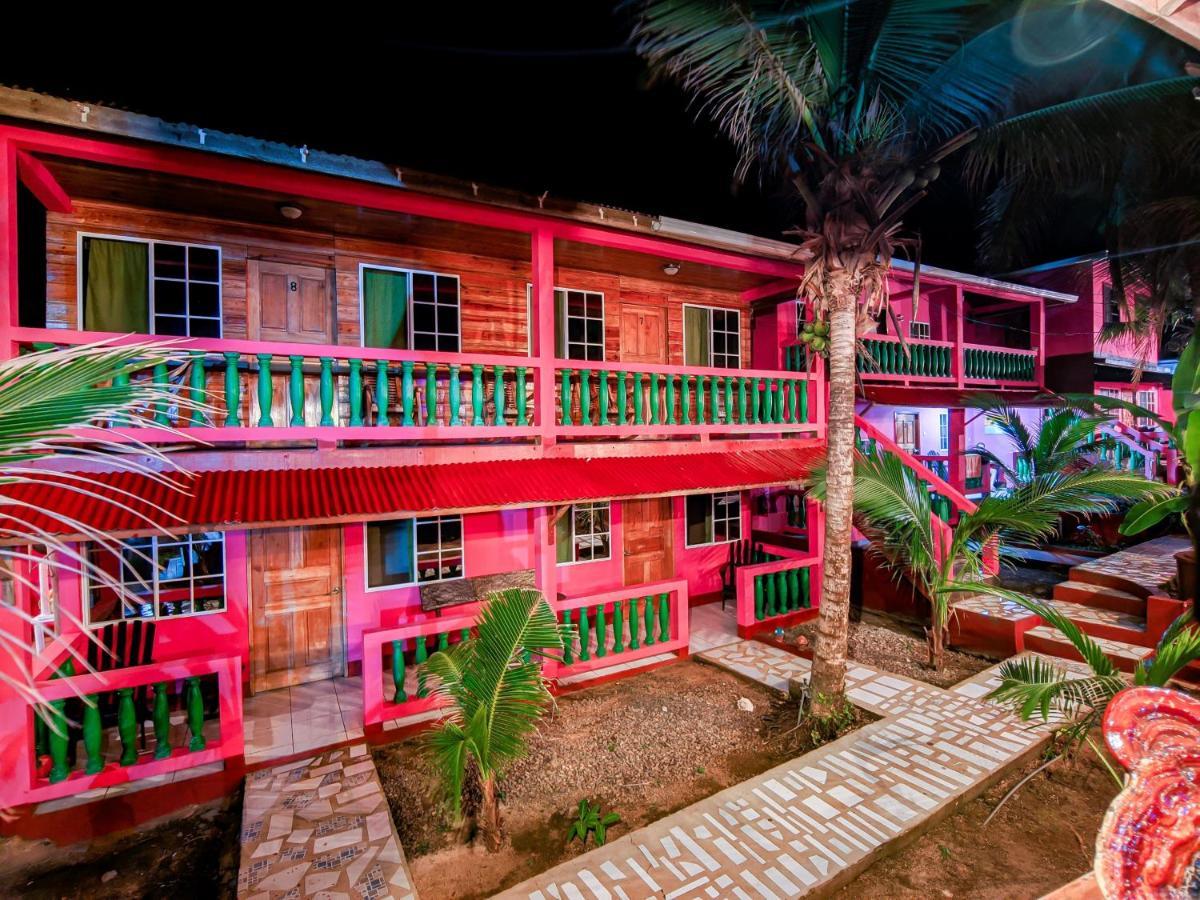Las Palmeras Oceanview Hotel And Dive Center Little Corn Island Esterno foto