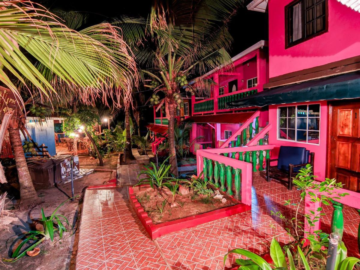 Las Palmeras Oceanview Hotel And Dive Center Little Corn Island Esterno foto