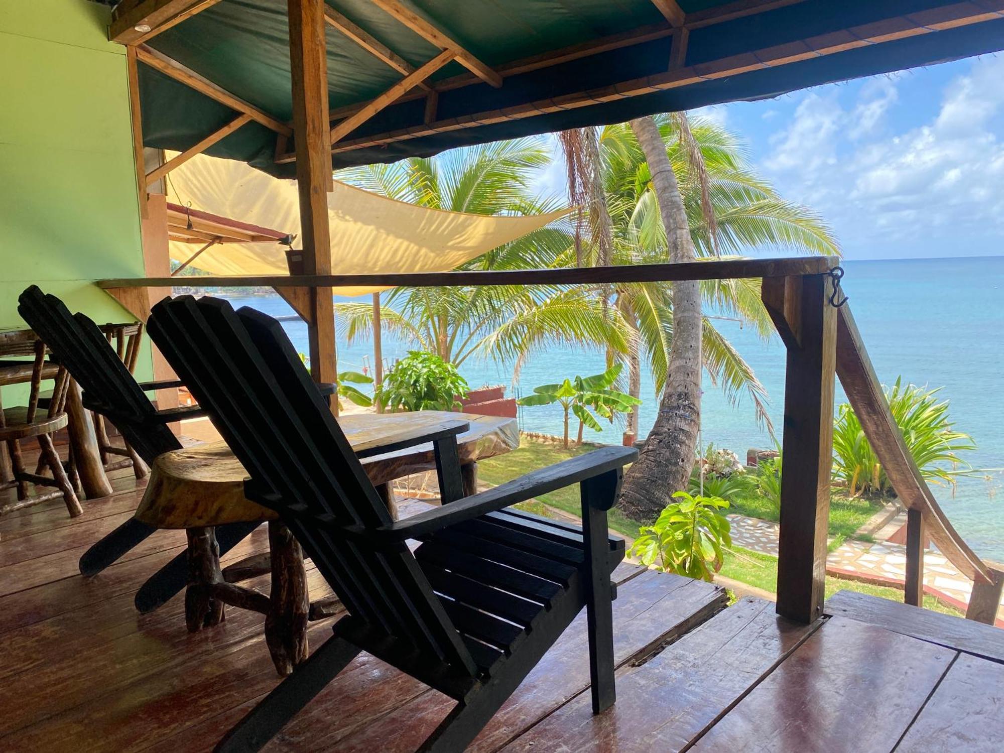 Las Palmeras Oceanview Hotel And Dive Center Little Corn Island Esterno foto