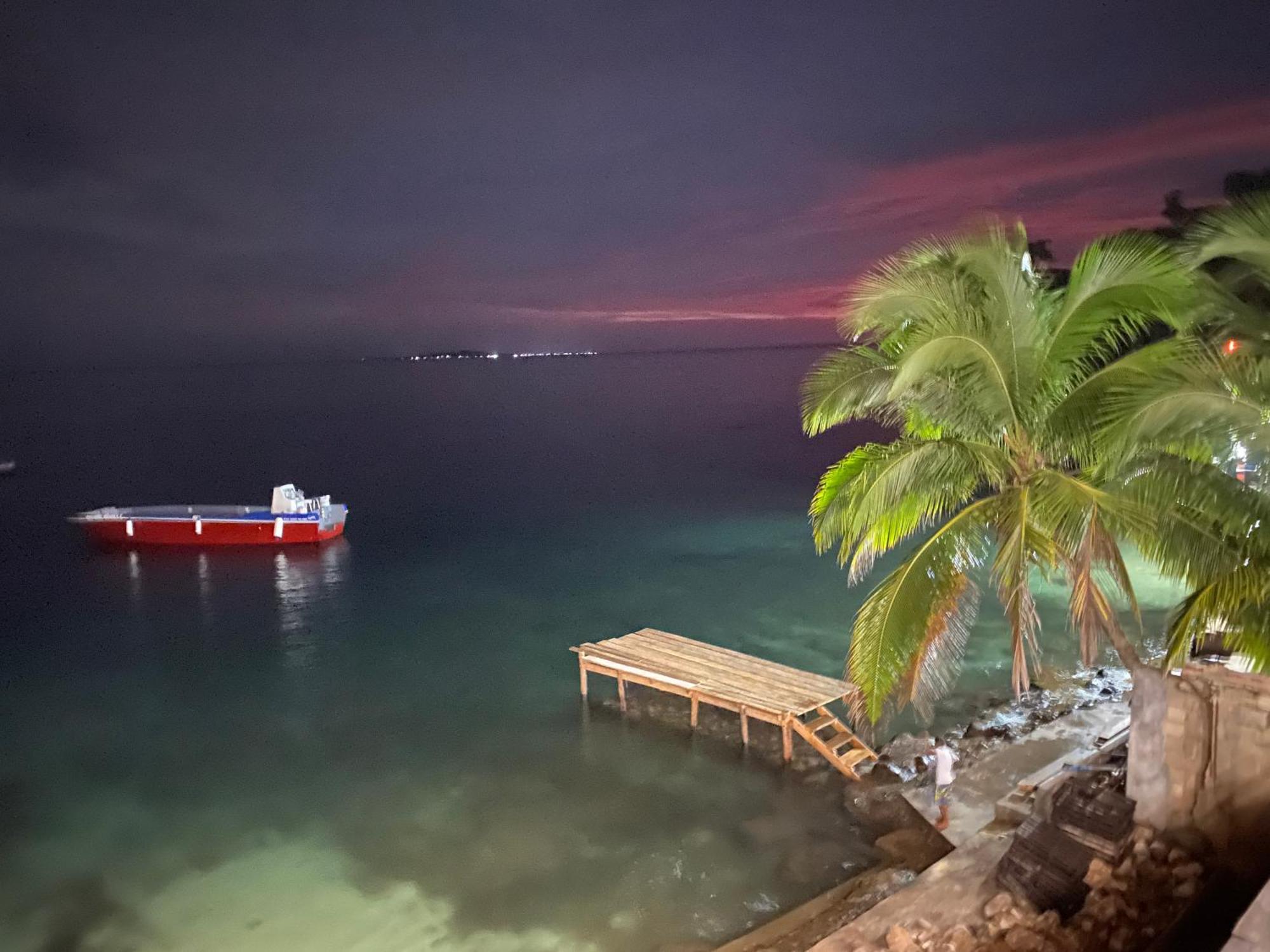 Las Palmeras Oceanview Hotel And Dive Center Little Corn Island Esterno foto