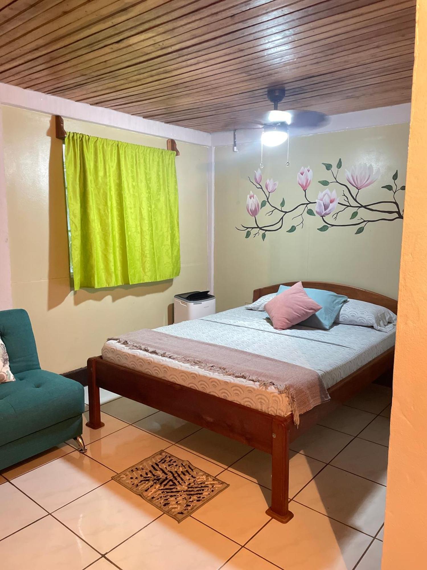 Las Palmeras Oceanview Hotel And Dive Center Little Corn Island Esterno foto