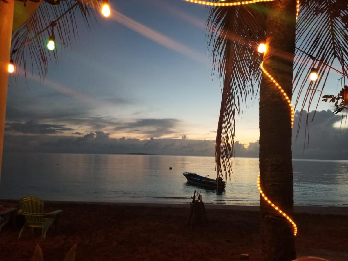 Las Palmeras Oceanview Hotel And Dive Center Little Corn Island Esterno foto