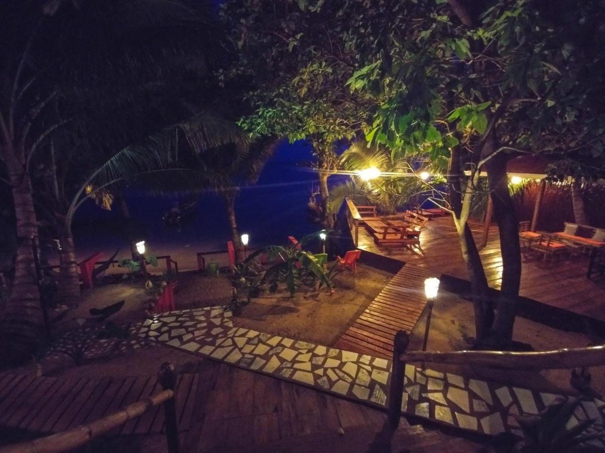 Las Palmeras Oceanview Hotel And Dive Center Little Corn Island Esterno foto