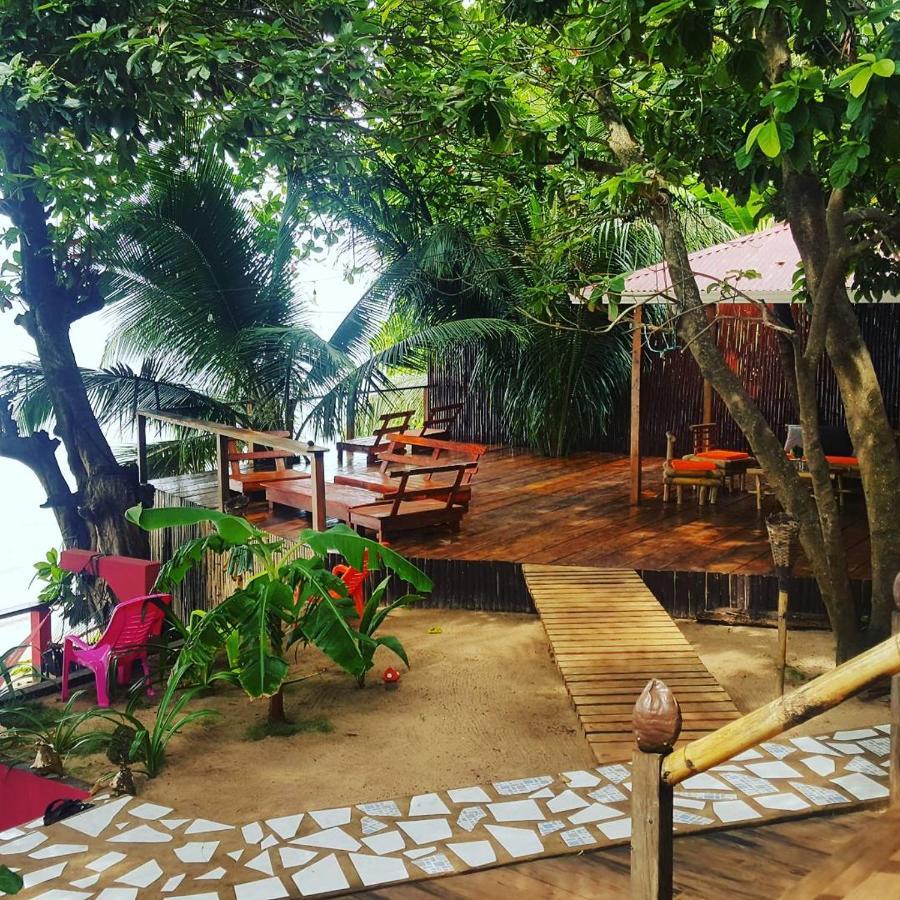 Las Palmeras Oceanview Hotel And Dive Center Little Corn Island Esterno foto